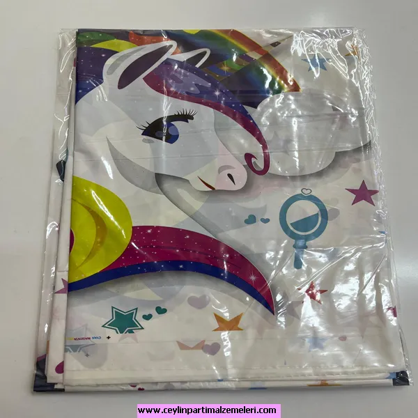 Unicorn Temalı Masa Örtüsü